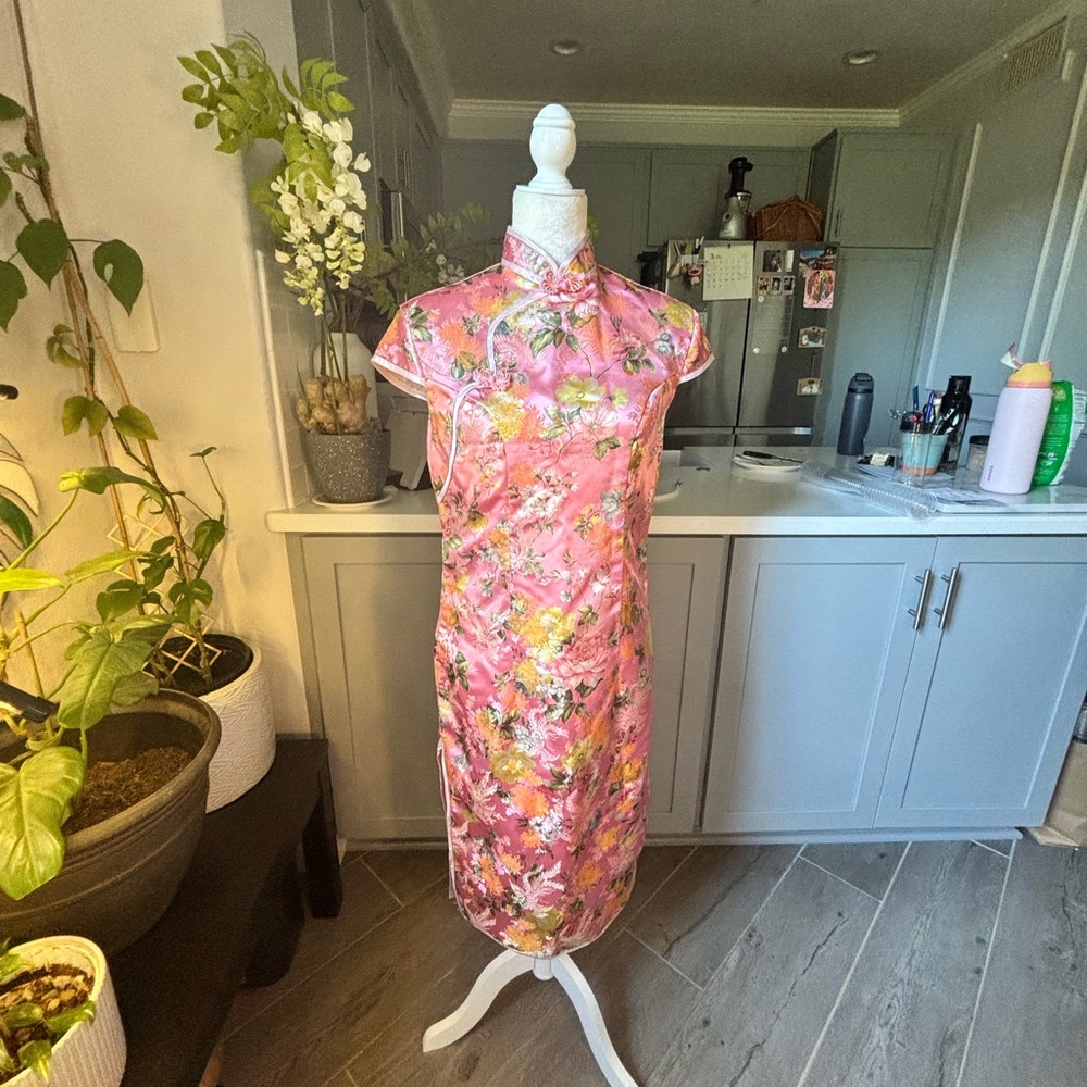 Pink Floral Cheongsam Midi Dress with Mandarin Collar